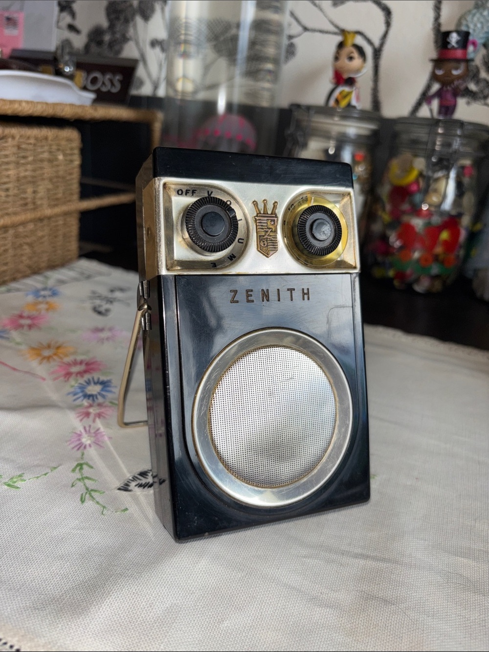 VINTAGE Zenith Royal 500 transistor radio from the 1950s, famously nicknamed the